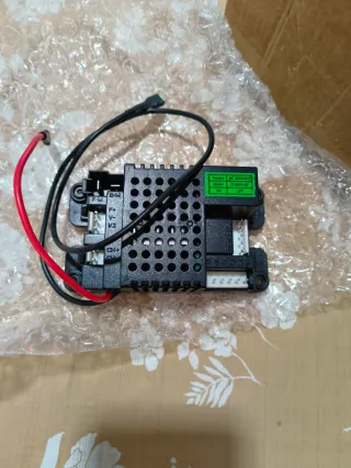 Receptor coche eléctrico radiocontrol CLB0844D