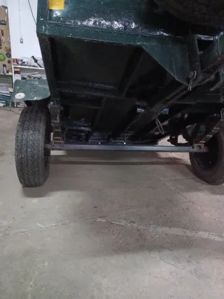 Remolque basculante por inercia