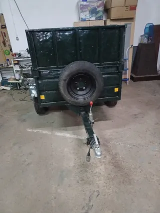 Remolque basculante por inercia