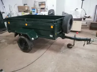 Remolque basculante por inercia