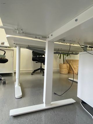 Vendo 2 Escritorios Ikea Blancos