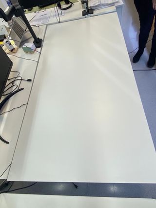 Vendo 2 Escritorios Ikea Blancos