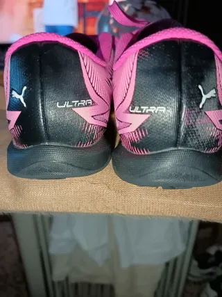 Botas de fútbol Puma rosas