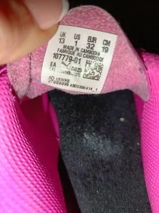 Botas de fútbol Puma rosas