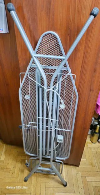 Mesa de planchar plegable. No envio!
