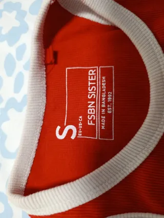 Camiseta tirantes roja y blanca S