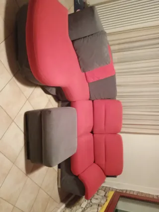 Divano 6 posti grigio/rosso 2010