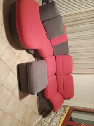 Divano 6 posti grigio/rosso 2010