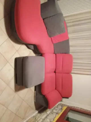 Divano 6 posti grigio/rosso 2010