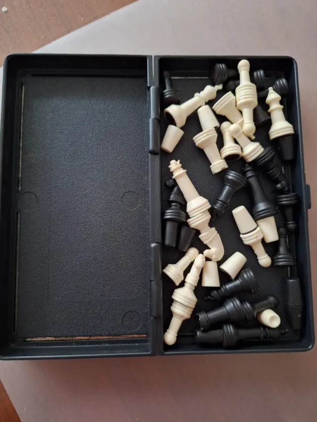 Ajedrez magnético portátil