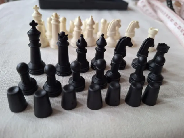 Ajedrez magnético portátil