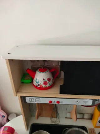 Cocinita de juguete con accesorios