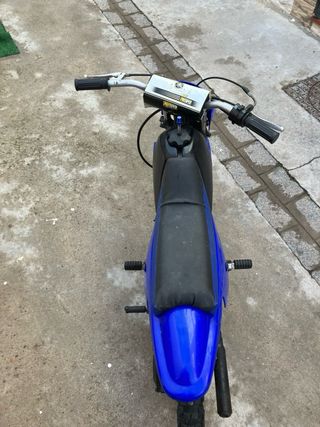 Moto de Cross Yamaha Azul