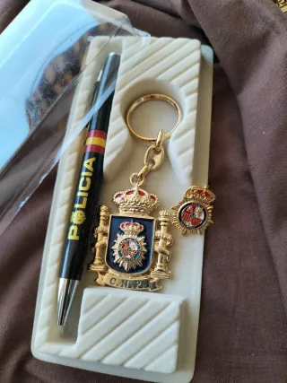 Lote Policía Nacional UIP -Pin Bolígrafo y Llavero