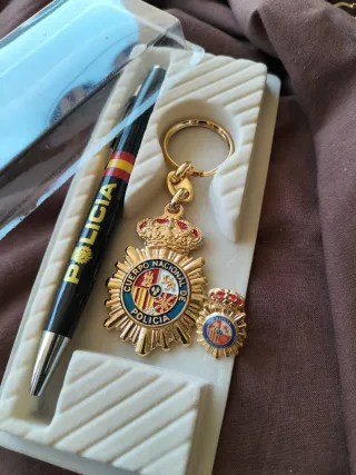 Lote Policía Nacional UIP -Pin Bolígrafo y Llavero