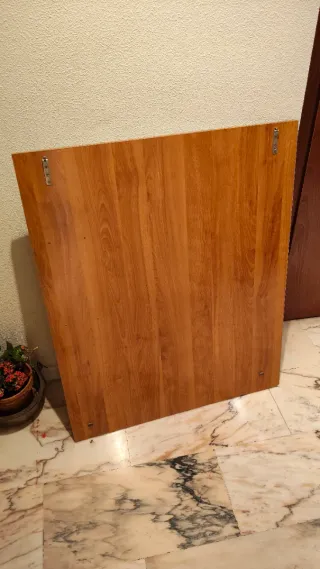 Espejo biselado con baldas