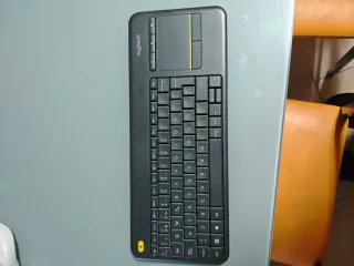 Tastiere Logitech K400+ senza fili con touchpad integrato