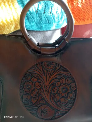 Bolso de mano vintage con diseño floral