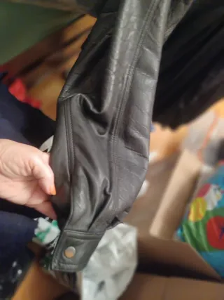 OFERTA:Cazadora de Caballero PIEL NEGRA de OVINO