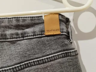 Vaquero / jeans gris de Zara