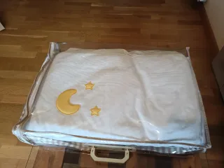 Protector cuna y edredón a juego