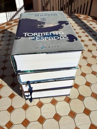 Juego de Tronos, 4 tomos Gigamesh Lujo