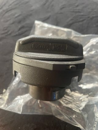 Tapa depósito gasoil coche