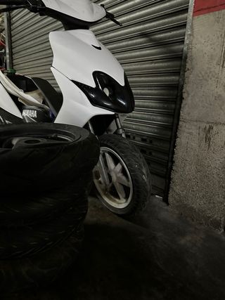 Yamaha Jog RR 50cc Scooter