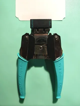 Crop-A-Dile Corner Chomper