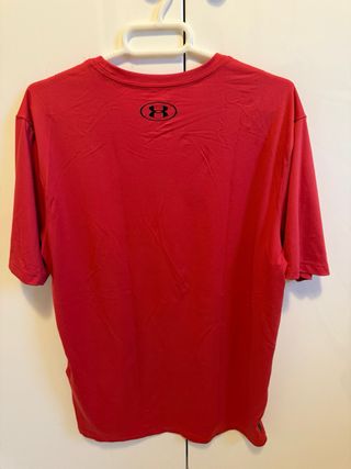 Camiseta deportiva Under Armour hombre roja
