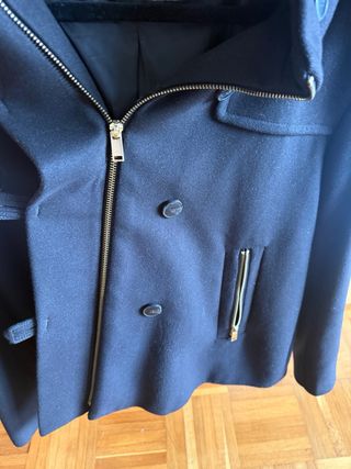 Abrigo Zara Negro con Capucha y Pelo