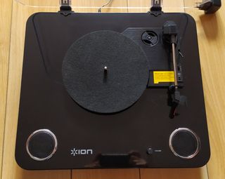 Tocadiscos ION Audio MAX negro
