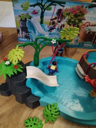 Playmobil Family Fun Piscina con tobogán