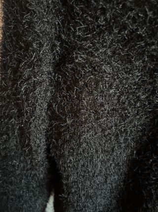 Jersey H&M Negro Peludo Corto