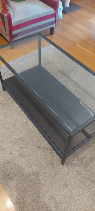 Mesas auxiliares de centro cristal y metal