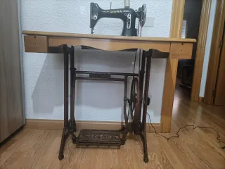 Máquina de coser antigua