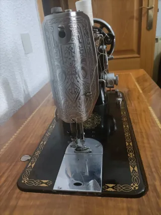 Máquina de coser antigua