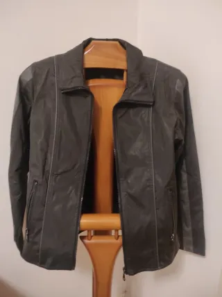 Cazadora 73% PVC Negra/Gris