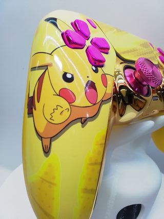 Mando PS5 DualSense Pikachu y Master Chief