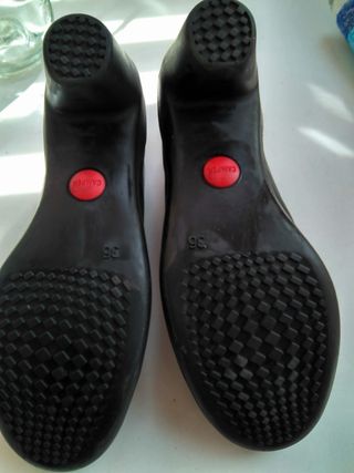 Botines tacón Camper negros