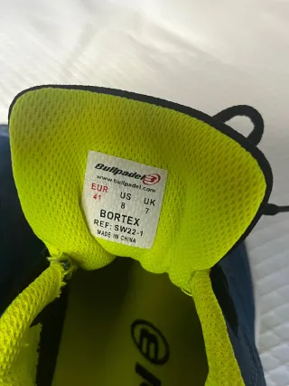 Zapatillas de pádel azules y amarillas. Talla 41