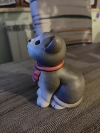 Gatto Thun con fiocco rosa