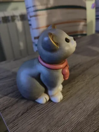 Gatto Thun con fiocco rosa