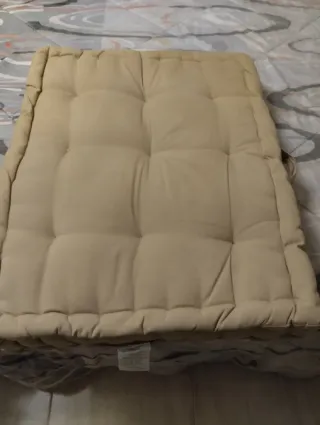 Cojines grandes de tela beige