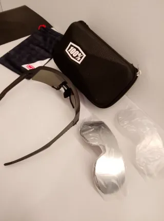 Occhiali da ciclismo nuovi marca 100%