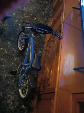 Bicicleta infantil azul 3-5 años
