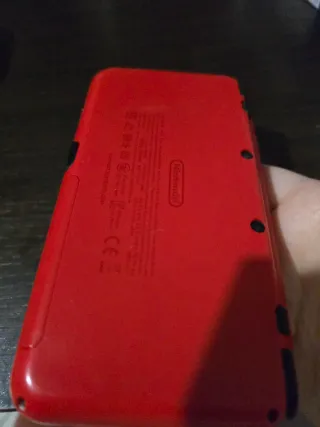 Nintendo 2DS XL Pokeball Edition