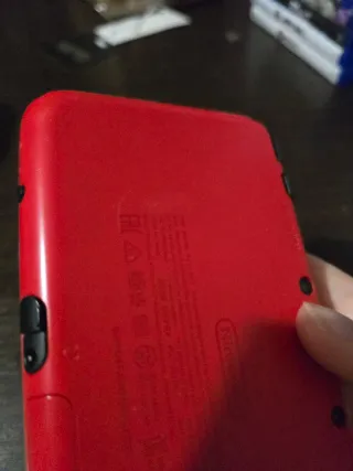 Nintendo 2DS XL Pokeball Edition
