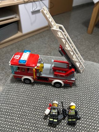 Lego Jurassic World Camión y Dinosaurios