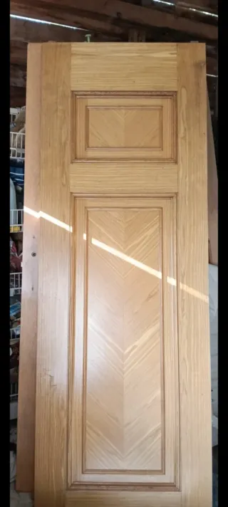 Puerta madera maciza